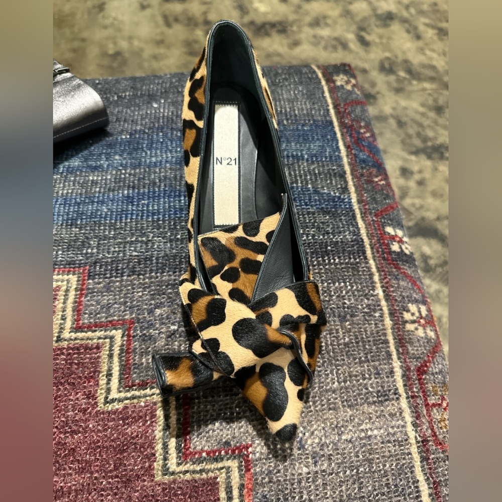 Nib $965 No. 21 pumps